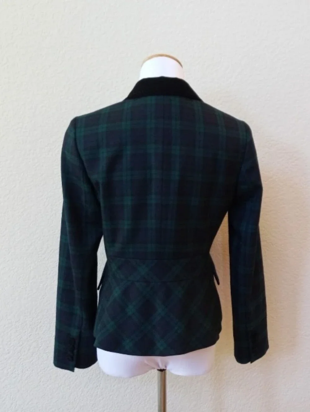 Talbots classic tailored wool blend blazer in a dark green plaid